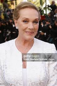 Lillian Summers's Instagram, Twitter & Facebook