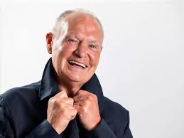 Paul Gascoigne sends message from hospital to give update