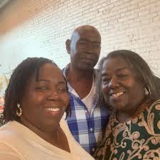 TRAFFIC ALERT 🚨 I-220 eastbound at North Market is backing up going into  Bossier City