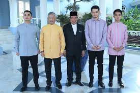 En la mayoría de las secciones, la circunvalación de kuantan se construyó según el estándar de carretera jkr r5, lo que. Mohamad Sabu Auf Twitter Menjunjung Kasih Tuanku Pemangku Sultan Pahang Dytm Tengku Mahkota Pahang Tengku Abdullah Al Haj Ibni Sultan Haji Ahmad Shah Al Musta In Billah Berkenan Menerima Mengadap Di Istana Abdul Aziz Kuantan