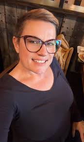 Anyone else's foot shake when out of the boot? I'm 5 weeks post op (close  to 6)(will be 6 next Thursday) and I'm doing 25% weight-bearing (but I  don't walk all day.