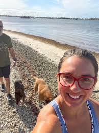 Carrie Marchant's Instagram, Twitter & Facebook