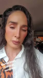 Feliz Día Mamás: Celebrando con Amor y Compasión