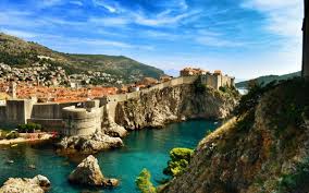 Η πόλη αποτελείται από τρία τμήματα: H Croatia Airlines Enwnei Thn A8hna Me To Ntoymprobnik To Zagkremp Kai To Split Clickatlife