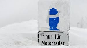 Immobilien in zwangsversteigerung in mönchengladbach. Ticker Friederike Orkan Nimmt Fahrt Auf Unterricht Fallt Aus 23 Jahriger Stirbt Bei Glatteunfall Artikel Von The Weather Channel Weather Com