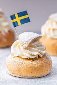 Lemon zest, flour, powdered sugar, salt, vanilla extract, almond flakes and 4 more 15 Traditional Swedish Desserts Insanely Good