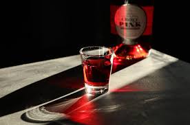 After dinner cocktails are a delicious alternative to dessert … or enjoy them after dessert. Lisez Port Moving From The Fireside After Dinner Drink To Pre Dinner Cocktails En Ligne