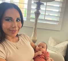 💞 Grandpop and Memah got a special little visitor today. Little baby Uma  Is so precious. Also Amora got to meet her little baby cousin. Grateful for  our blessings. 👶 💕