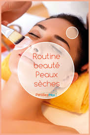 Routine Beaute Pour Peaux Seches Au Miel Pour Une Peau Resplendissante Routines Beaute Visage Sec Sante Et Beaute