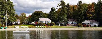 Situated in brooksville, this cabin is 2 mi (3.2 km) from great island and within 12 mi (20 km) of jonathan fisher house and blue hill bay gallery. Cottage Rentals Bar Harbor Maine Lakeside Cabin Rentals Donnel Pond Lodging Near Acadia National Park Seaside Cottages Located In Bar Harbor Maine