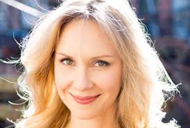 Beth Hoyt y otro fichaje para el piloto de comedia de The Half of it