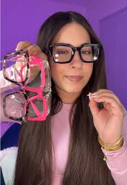 Cris Mj Con Lentes Transparentes