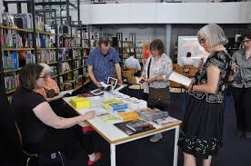 Hier findet ihr den perfekten hochzeitsspruch. Fotogalerie 22 06 2016 18 00 Uhr Lesung Nackte Hochzeit Wie Ich China Lieben Lernte Sven Hanke Berlin Bibliothekszentrum Sachsenhausen Konfuzius Institut Frankfurt Am Main