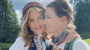 The couple announced divorcing after 14 years of marriage on august 5, 2016. Martha Louise Leah Isadora Prinsesse Martha Louise Hyller Leah Isadora Behn 15 Din Far Ville Ha Vaert Sa Stolt Av Deg
