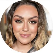 Lindsay Davis-Knotts