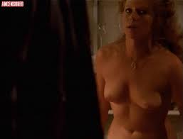 Naked Angelika Bender in Ein Fall für zwei < ANCENSORED