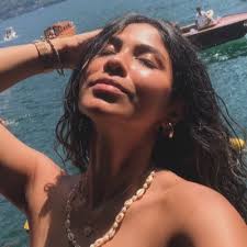 Reinas y Reinitas (@ReinasyReinitas)