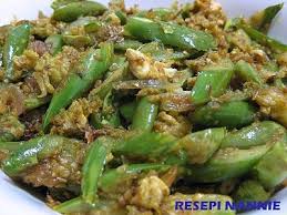 Banyak juga di hidangkan di restoran restoran dengan nama crispy salted egg shrimp. Resepi Nannie Tumis Terung Telunjuk Masakan Malaysia Resep Makanan Resep Vegetarian