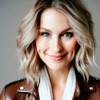 Leyna Smith's Instagram, Twitter & Facebook