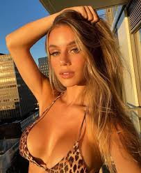 Hailey Grice - Free pics, galleries & more at Babepedia