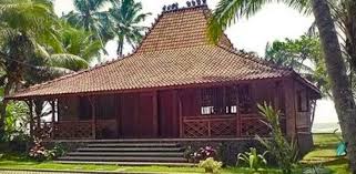 Mulai dari bagian teras depan sampai belakang rumah mengandung makna dan filosofi tersendiri. Jenis Jenis Rumah Adat Jawa Tengah