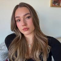 Isabella Berg's Instagram, Twitter & Facebook