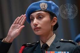 UN Secretary-General Leaves for Peking