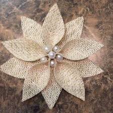 Aprende Hacer Estas Hermosas Flores De Yute Con Este Manualidades Navidenas Flores De Yute Manualidades