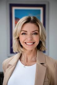 Jennifer Donner's Instagram, Twitter & Facebook