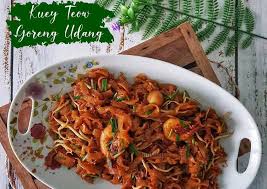 Selalunya perencah sup orang mesti lah guna untuk letakkan di dalam sup tulang, sup ayam atau segala resepi yang berkuah kan? Resepi Kuey Teow Goreng Udang Ni Dikongsikan Resipinya Masakan Malaysia Pedas