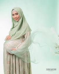 Fitnah wanita anak harta i ustazah oki setiana dewi. Maternity Shoot 9 Bulan Oki Setiana Hamil Anak Kehamilan