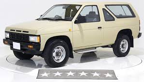 日本が生んだ名車 日産 テラノ がいまだキャンパーに人気の理由とは 日産 テラノ 日産 名車