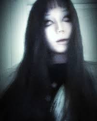 還在莊園遊蕩的女鬼呀