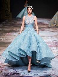 There are 4 michael cinco gown for sale on etsy, and they cost $3. The Impalpable Dream Of Versailles Michael Cinco S Fall Winter 2017 Collection Gowns Gorgeous Dresses Ball Gowns