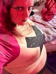 Hey everyone, I've been thinking about setting up a monthly cosplay meetup  here in Portland, and I'd love to get your thoughts. We've got access to  Docking Bay 45—a 3,000 sq. ft.