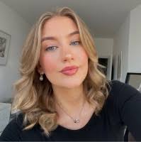 100+ ملفًا شخصيًا يحتوي على “Smethurst”