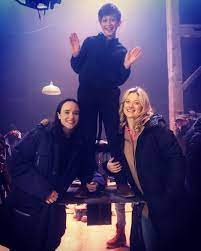 Академия «амбрелла» — организация супергероев, созданная загадочным сэром харгривзом. Ellenpage Posted On Instagram Bts Episode 10 Filming Harlan Suspended In Mid Air Just The Umbrella Academy Umbrella Academy Cast Umbrella Academy Memes