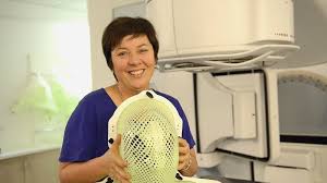 Treatment throat cancer that's progressed to stage four usually consists of trying to get rid of the cancerous cells, such as through a pharyngectomy if the cancerous cells are found in the pharynx. Five Things I Ve Learnt About Cancer And Death After Treatment For Stage 4 Throat Cancer By Julie Mccrossin Life Death Whatever