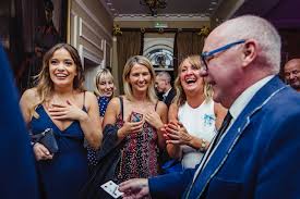 Birmingham Magician : Kris Krendo Stage, Corporate & Wedding Magic