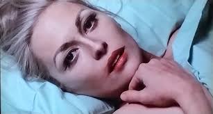 Thinking of Faye..what a beautiful woman..and what an incredible actress.