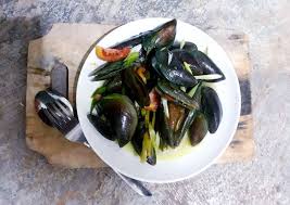 Kerang hijau merupakan salahsatu jenis hidangan berbahan dasar laut yang cukup banyak ditemukandiolah menjadi sebuah sajian enak dan mantap. Cara Buat Kerang Hijau Kuah Pandan Masakan Indonesia Tradisional Olahan Mama