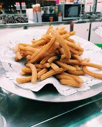 Churros Con Chocolate Le Reveil De Reves Pour Entamer Le Dimanche Avec La Banane Churros Manger Dejeuner