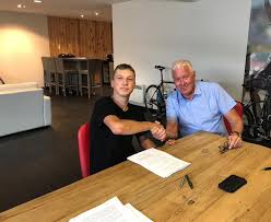 He is the son of former professional cyclist wim vansevenant. Mauri Vansevenant Passe Pro Chez Deceuninck Quick Step