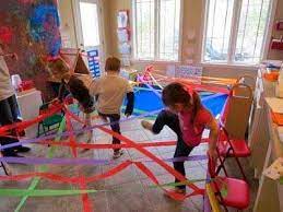 El ministerio de educación de corrientes les ofrece esta poderosa herramienta, de libre acceso, para aprender en casa, cuidarnos y ayudarnos entre todos. Mi Sala Amarilla Escenarios Ludicos En El Nivel Inicial Juegos De Coordinacion Juegos Para Preescolar Actividades De Motricidad Gruesa