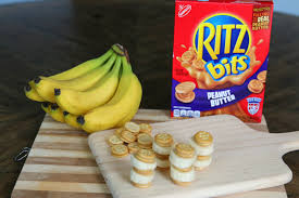 Cream Cheese and Mango Salsa Crackers | It's a Lovely Life!