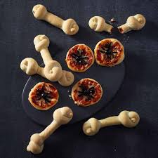 Denn nüsse, kerne oder kichererbsen eignen sich wunderbar, um sie mit gewürzen zu verfeinern und zu. Halloween Snacks Party Rezepte Essen Und Trinken