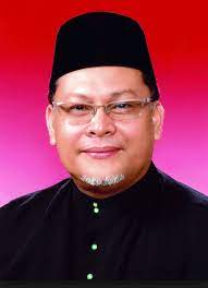 Naib presiden pas, datuk mohd amar nik abdullah berkata, pihaknya hanya perlu menunggu dan melihat perkembangan selanjutnya selepas presiden pkr, datuk seri anwar ibrahim mendakwa mendapat sokongan majoriti ahli parlimen dan akan menubuhkan kerajaan baharu. Nik Mohd Amar Nik Abdullah