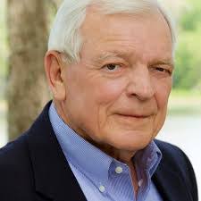 Lee Neel's Instagram, Twitter & Facebook