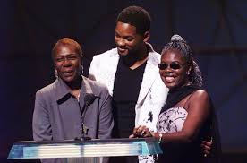 After these successes, the album worked on earlier went through its final touches and was released in 1994, titled ready to die. Mothers Of 2pac And Biggie Embrace At The 1999 Vmas Producers Recall The Moment Billboard Billboard