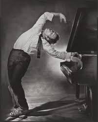 Tom Waits Dance Me To The End Of Love Pin By Sylvie Vignol Pellet On Music Makers Mark Seliger Toms Music Love